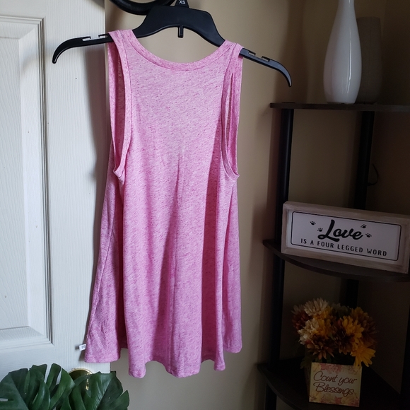 Victoria's Secret Tank with V-Neck Cutout - Picture 2 of 6